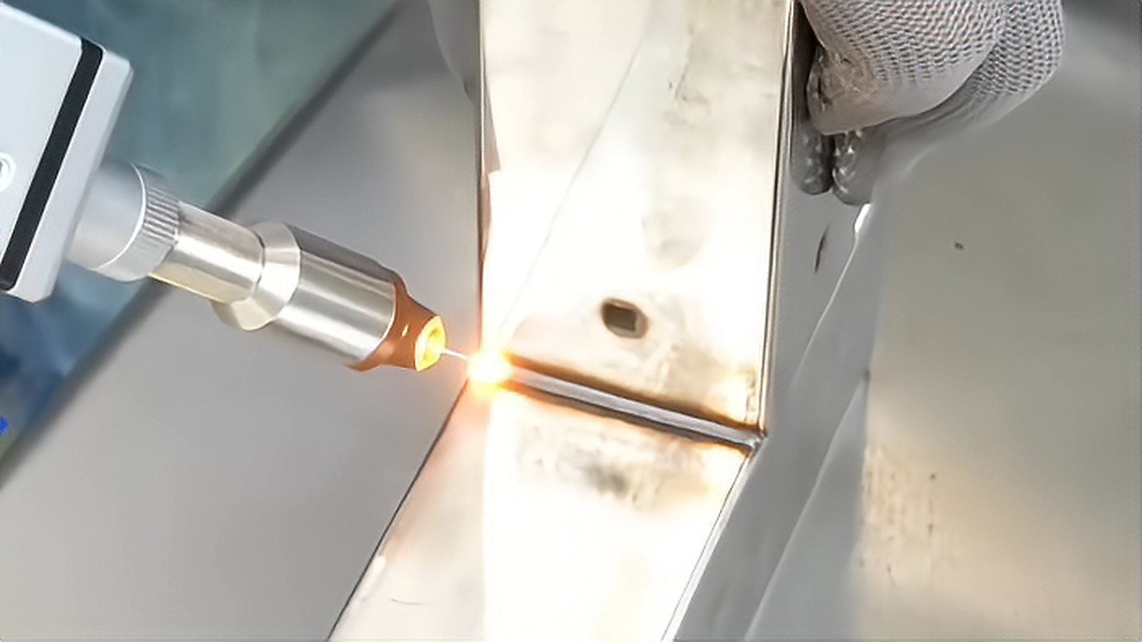 Fiber Laser Welding Parameters Explained: Power, Speed and Focus Offset